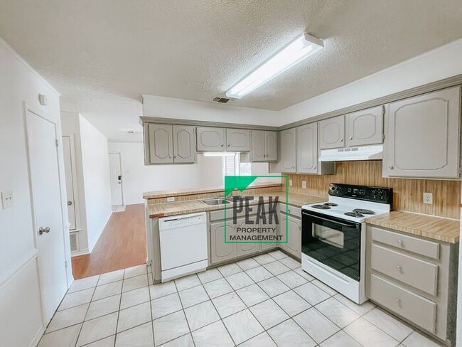 Building Photo - Home For Rent In Texarkana