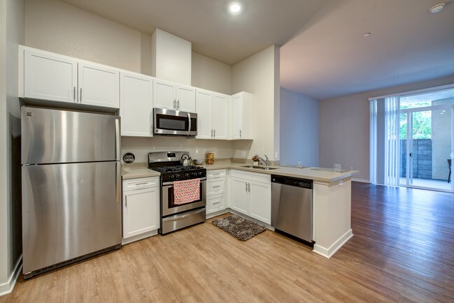 Sherman Circle Apartments Los Angeles, CA