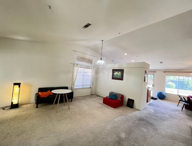 Building Photo - SPACIOUS 3 BEDROOM HOUSE IN LIVERMORE!!!