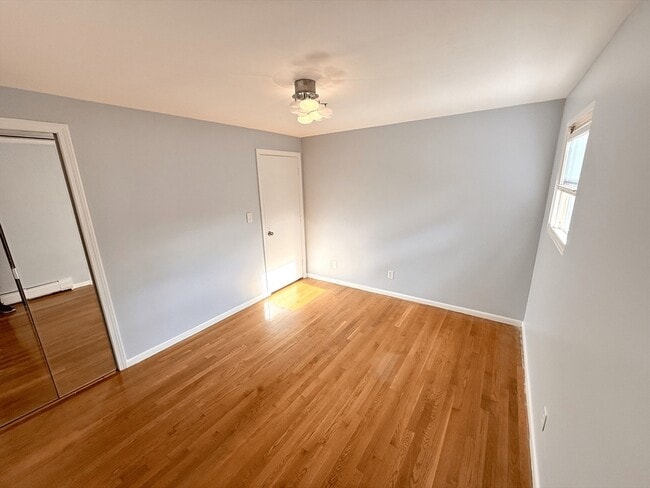 Building Photo - 28 College Farm Rd