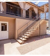 Building Photo - 1133 N 84th Pl