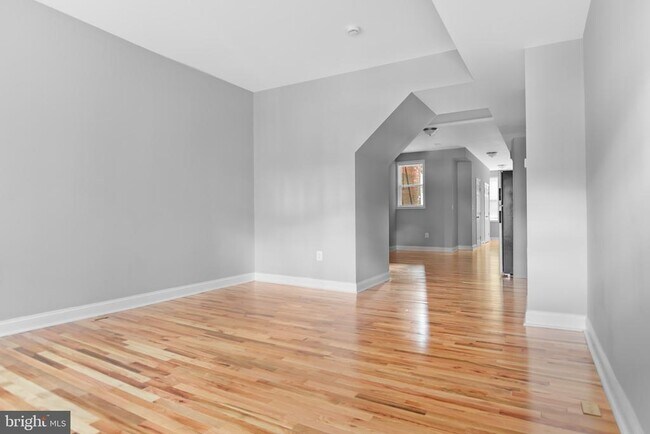 Building Photo - 1604 N Ellamont St