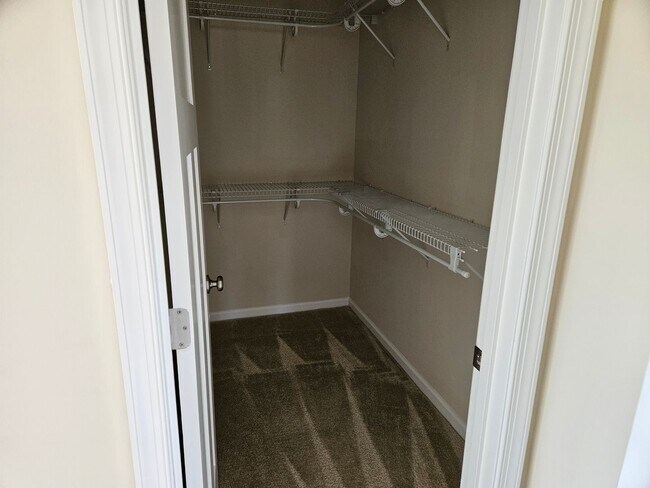 Foto del edificio - Wow! Incredible Luxury Townhome in Williamsburg!