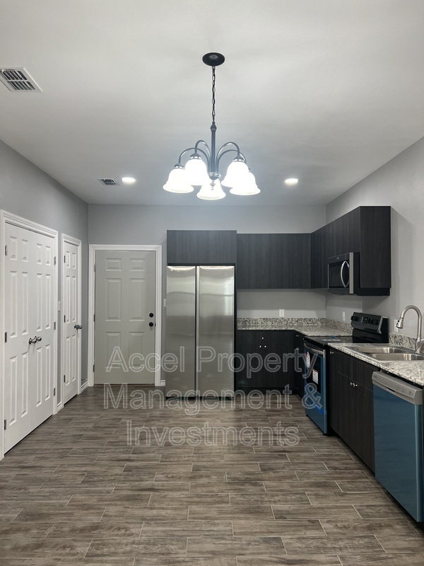 Foto principal - 5909 Puffin Ave