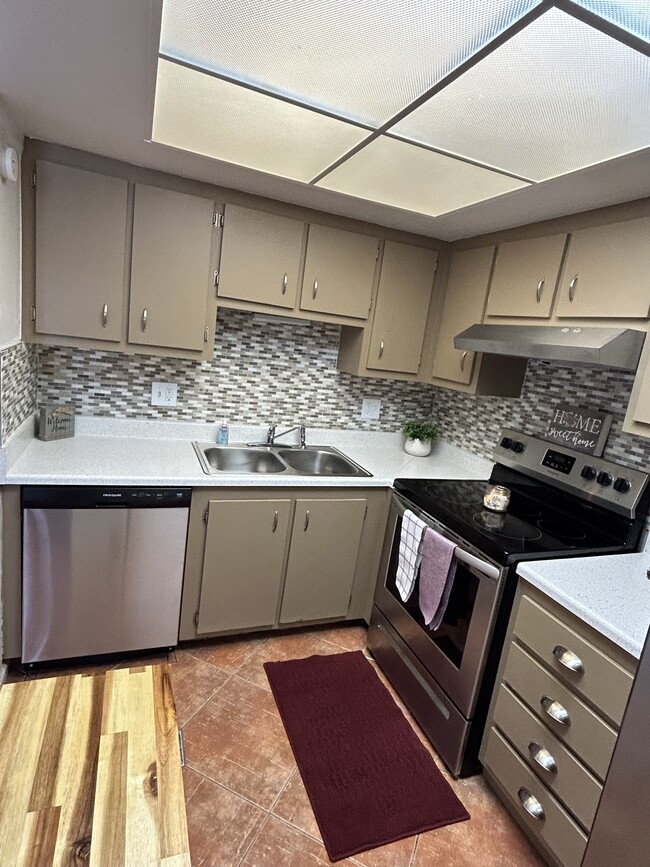 Foto del edificio - 4729 Oak Terrace Dr