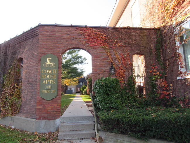 Main Entrance - 54 Pine St