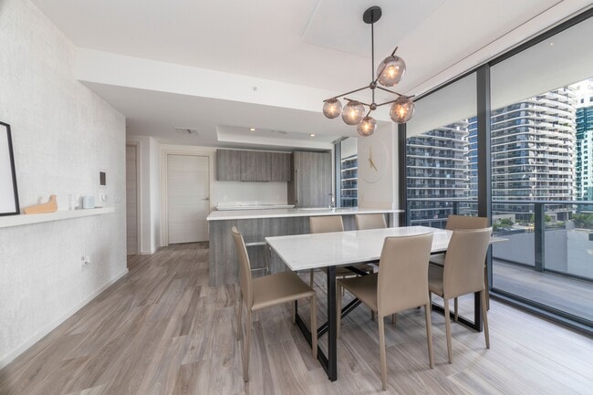 Building Photo - 801 S Miami Ave