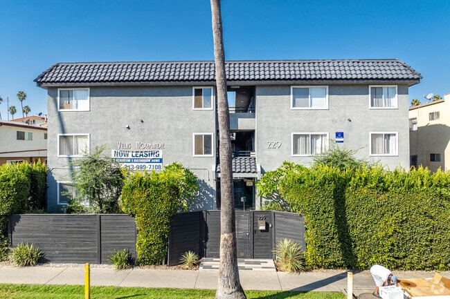 Foto del edificio - 229 S. Normandie Ave.