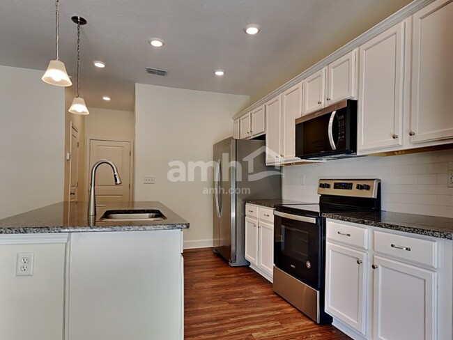 Building Photo - 10314 Watercrest Ct