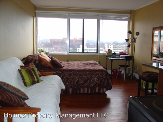 Foto del edificio - 1700 W Clinch Ave