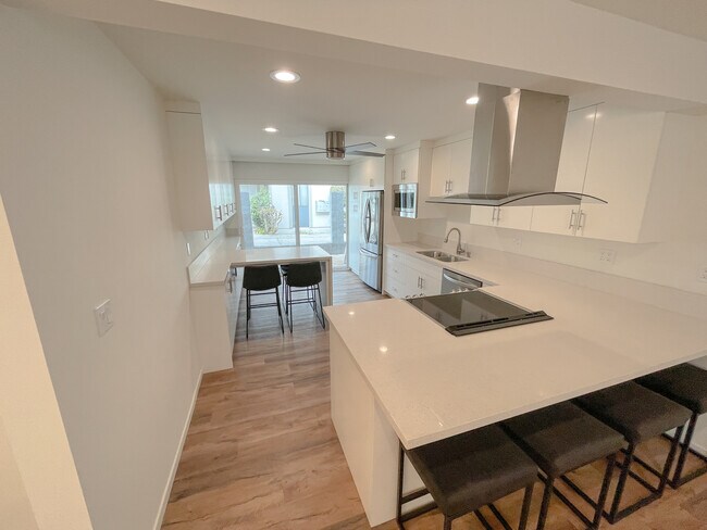 Foto del edificio - 2118 Carnegie Ln