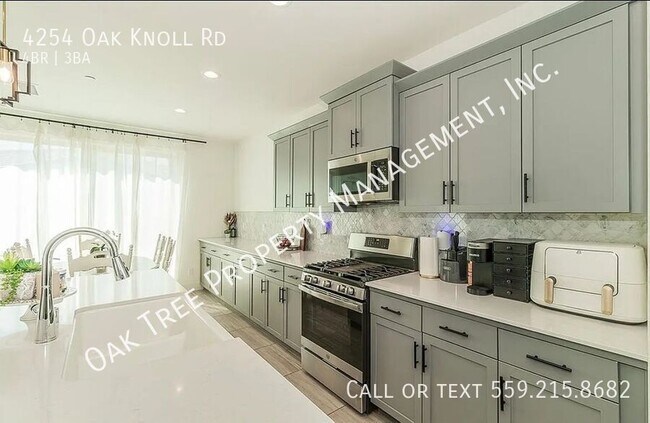 Foto del edificio - 4254 Oak Knl Rd