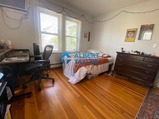 Foto del edificio - 94 Heath St