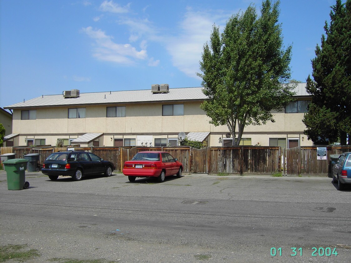 Foto del edificio - StarVista Townhouses