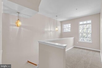 Building Photo - 626 Tailgate Terrace