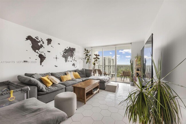 Foto del edificio - 2801 NE 183rd St