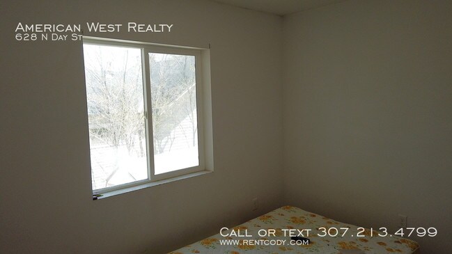 Building Photo - 3bed/1bath unit