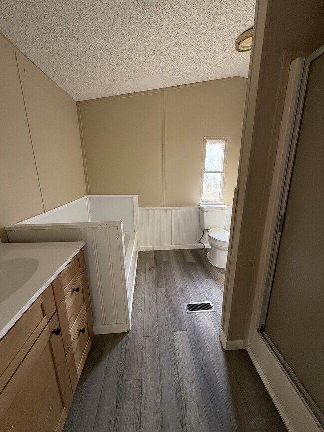 Foto del edificio - 738 Old Clemson Hwy