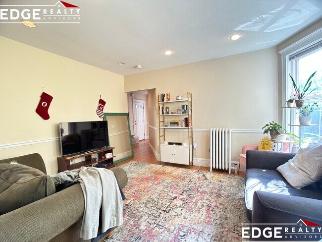 Building Photo - 54 Atkins St