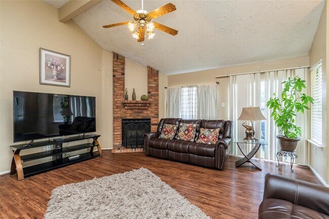 Foto del edificio - 12210 Westwold Dr