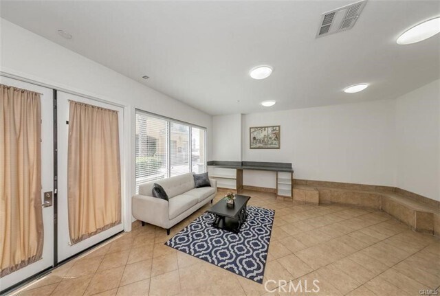 Building Photo - 309 Market Ct