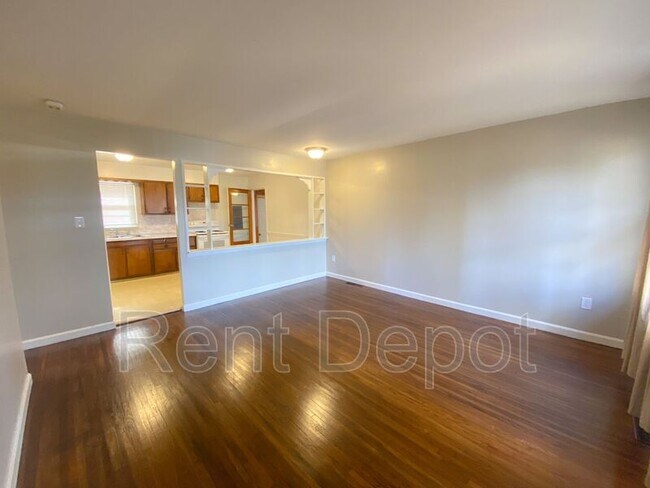 Foto del edificio - 3900 W Columbia St