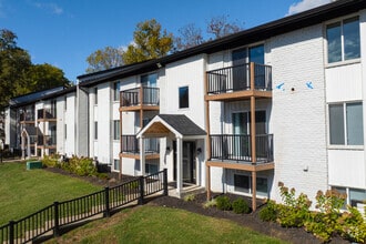 Building Photo - 8Ninety at Loveland