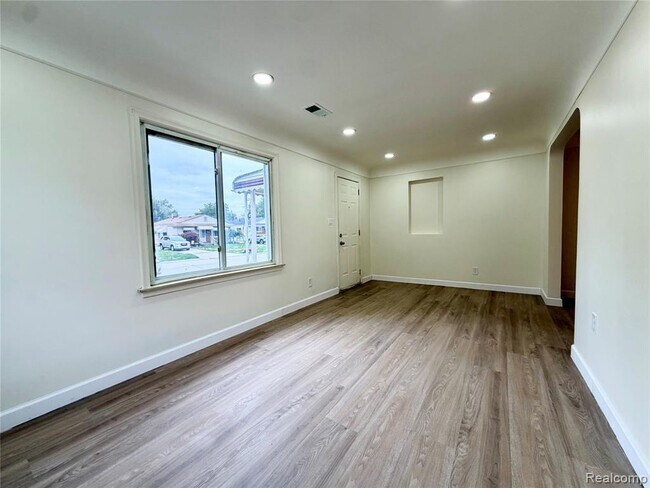 Foto del edificio - 8044 Fremont St