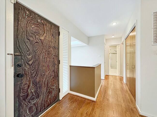 Foto del edificio - 609 Indian Springs Ct