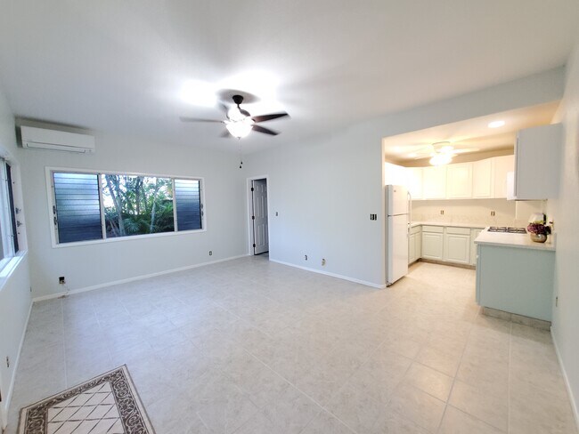 Building Photo - 1279 Aulepe St