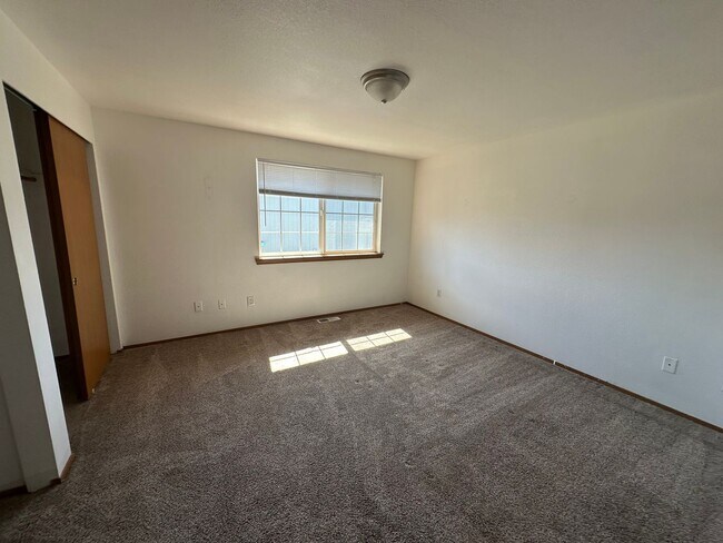 Foto del edificio - 15308-15310 Berry Valley Rd SE