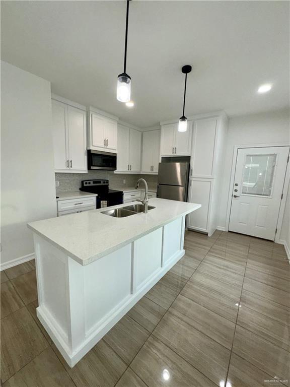 Foto del edificio - 822 N Clarence Ave