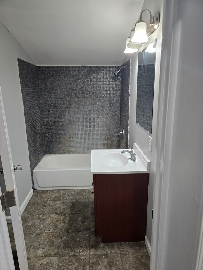 Foto del edificio - 342 N 52nd St