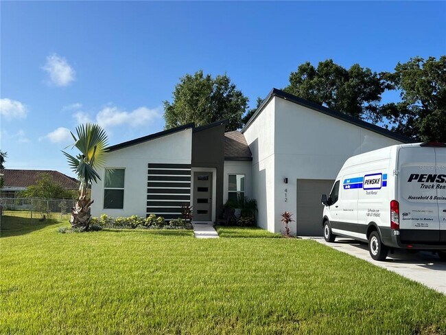 Foto del edificio - 412 Lark Ct