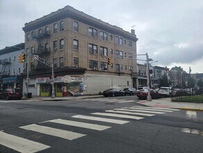 Building Photo - 100 Linden Ave