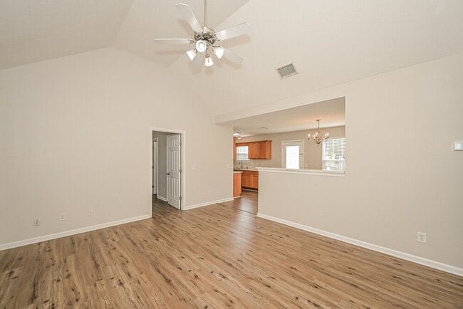 Building Photo - 154 Dreville Dr