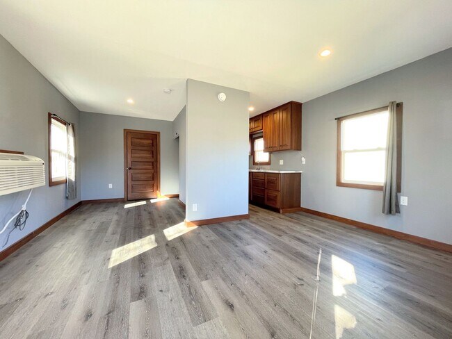 Building Photo - Studio Style 1 Bed Home