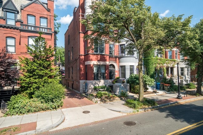Building Photo - 1747 18th St NW