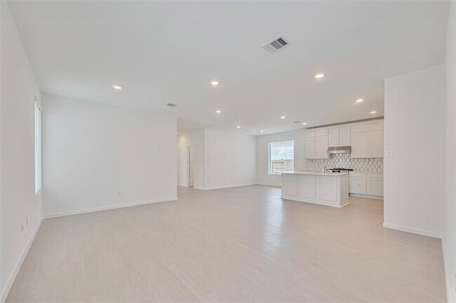 Foto del edificio - 6743 Iron Clover Dr