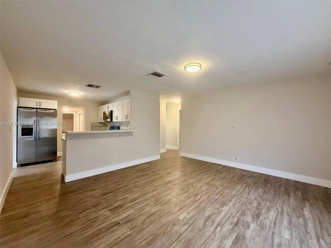 Foto del edificio - 2730 NE 9th Terrace