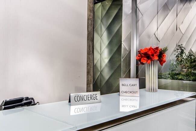 Building Photo - Beautiful Luxury High Rise Rental on Vegas Strip