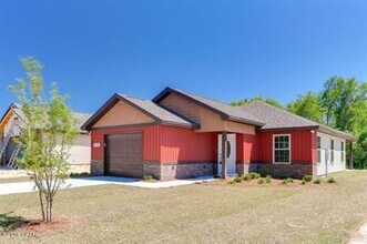 Building Photo - 3316 10 Acre Rd