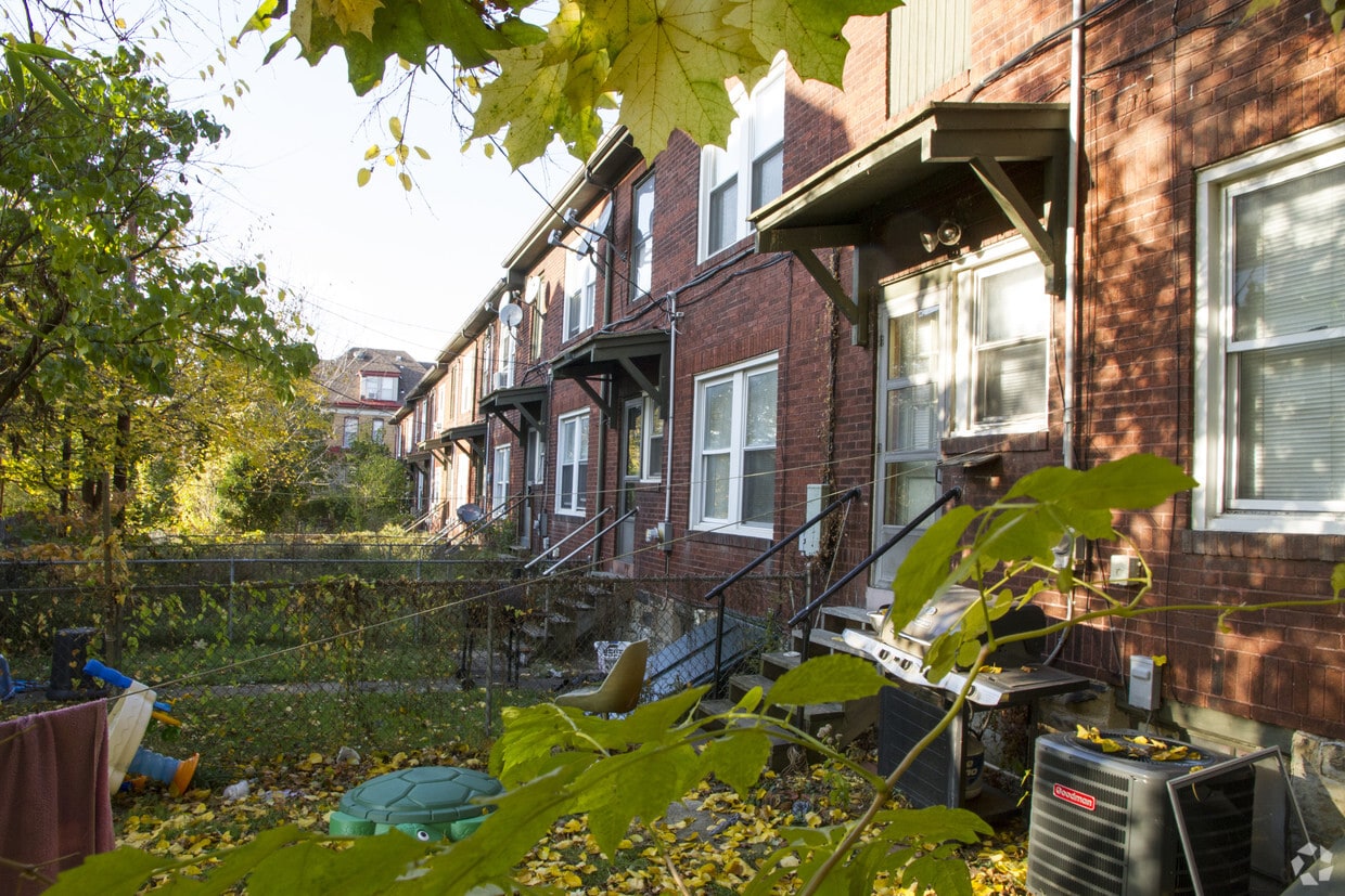 Building Photo - 201 Laurel Ave