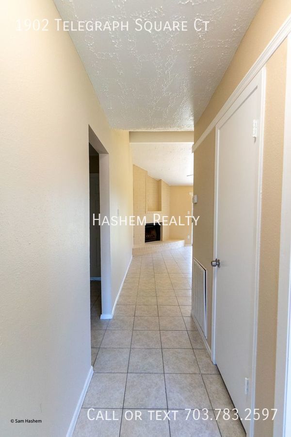 Foto del edificio - Enter your next chapter of living!