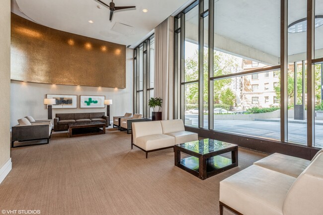 Foto del edificio - 3930 N Pine Grove Ave