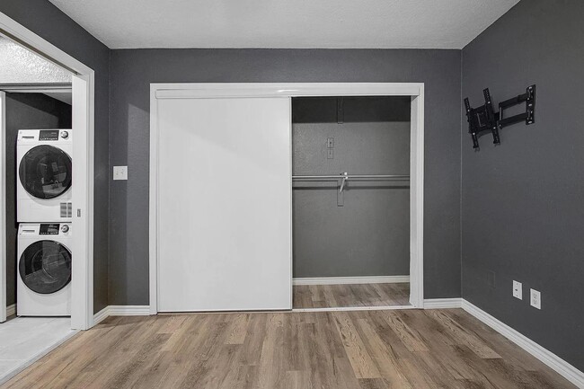 Foto del edificio - 1700 Baird Farm Cir