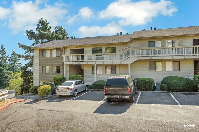 Building Photo - Charming 2BR Condo in Bremerton