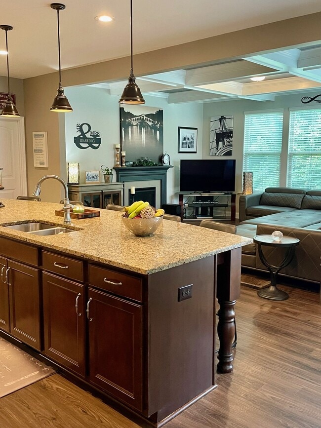 Building Photo - 30 Summit Point