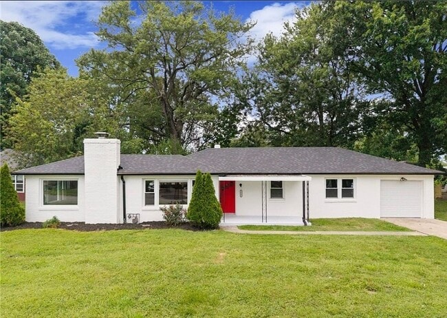 Modern 4 Bedroom Home with Granite Kitchen & Tiled Baths - Modern 4 Bedroom Home with Granite Kitchen & Tiled Baths