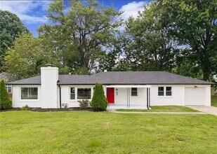 Building Photo - 1705 Herby Dr